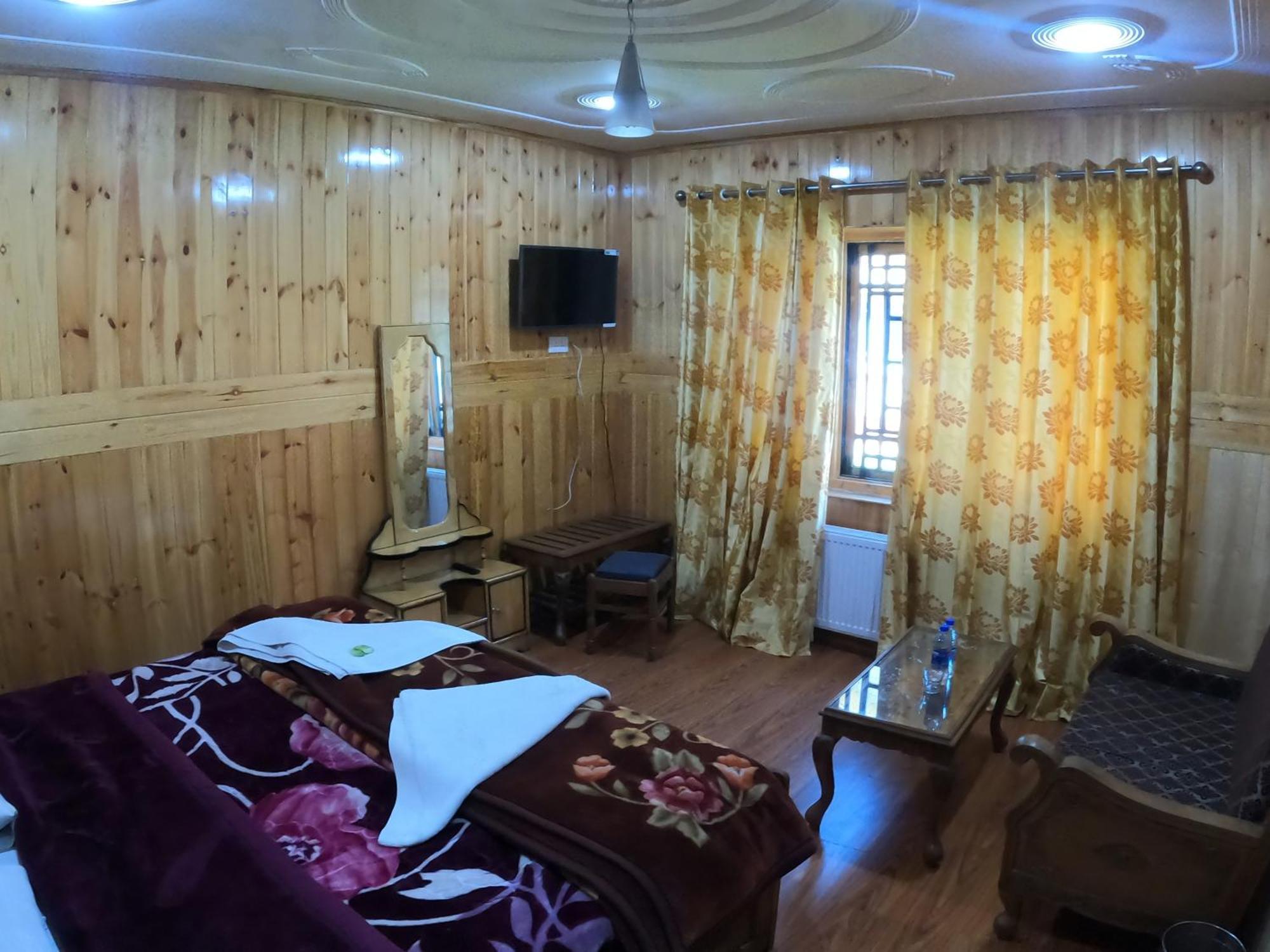 Hotel Barzman Sonāmarg Extérieur photo