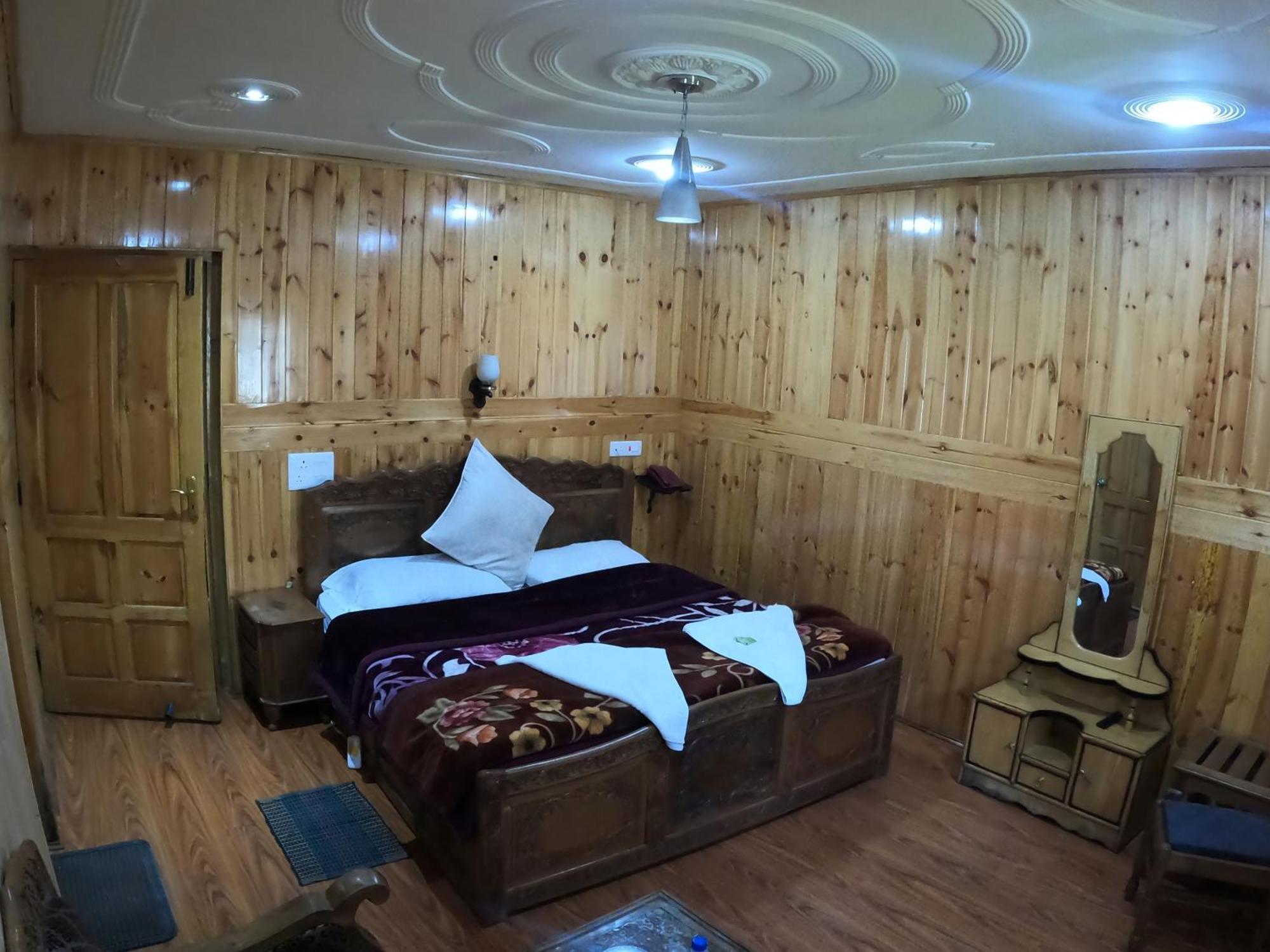 Hotel Barzman Sonāmarg Extérieur photo