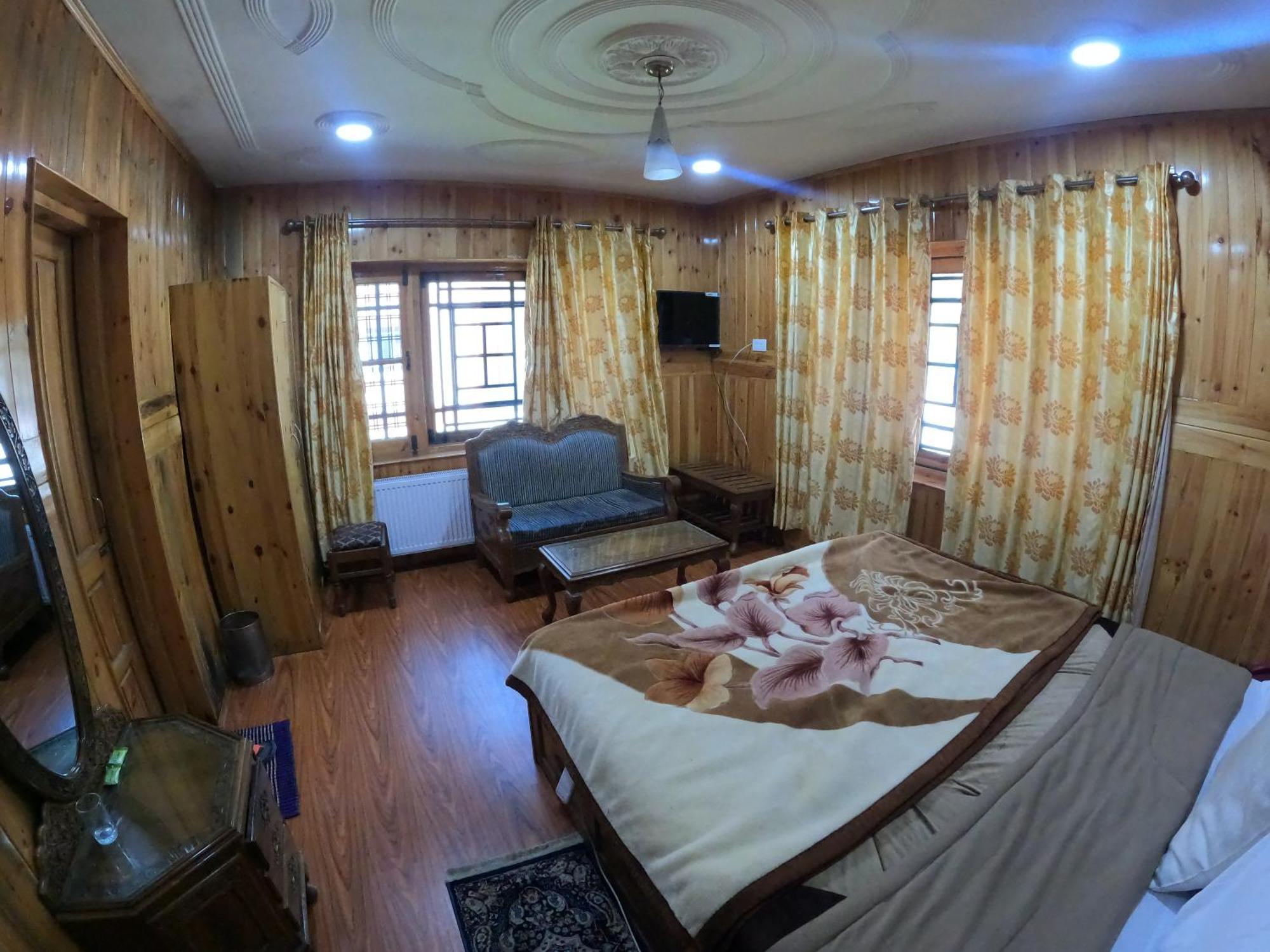 Hotel Barzman Sonāmarg Extérieur photo