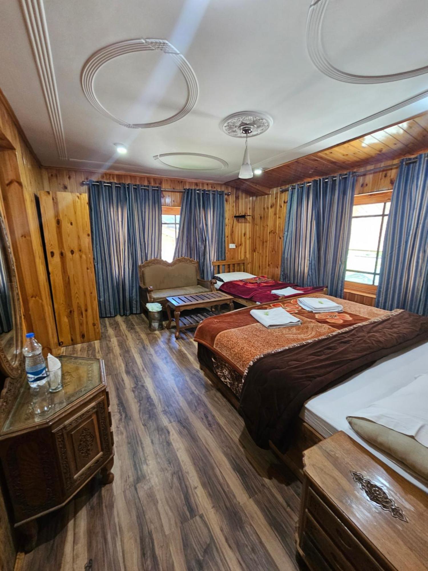 Hotel Barzman Sonāmarg Extérieur photo