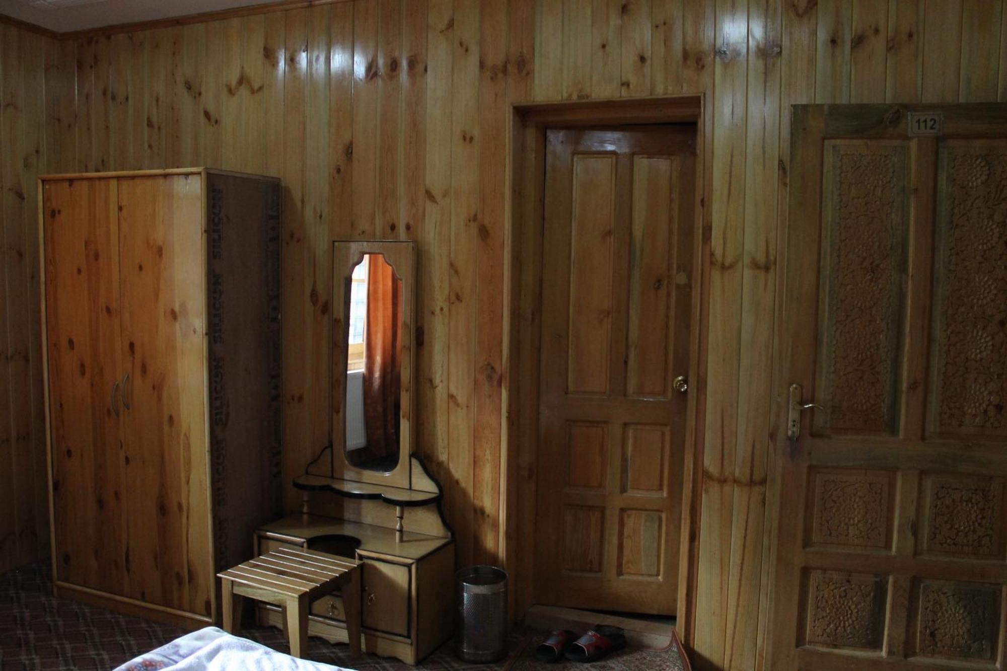Hotel Barzman Sonāmarg Extérieur photo