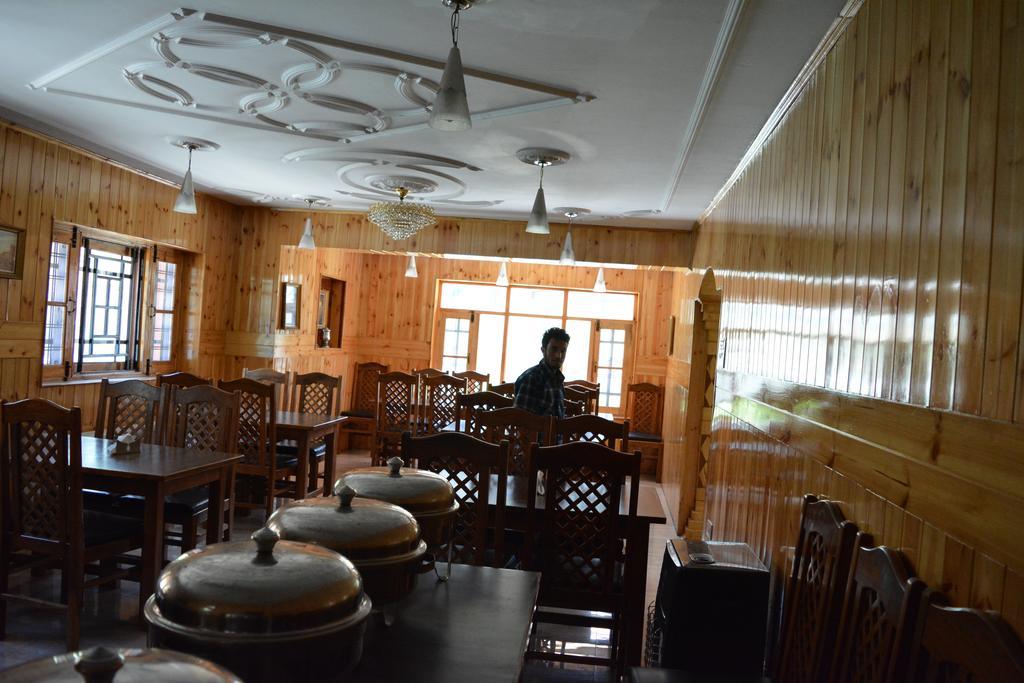 Hotel Barzman Sonāmarg Extérieur photo